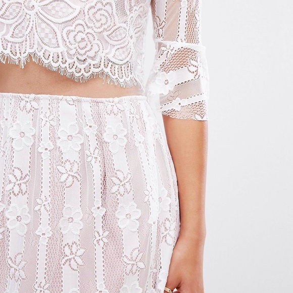Boohoo Cut Out Waist Lace Maxi Dress - Picture 3 of 8